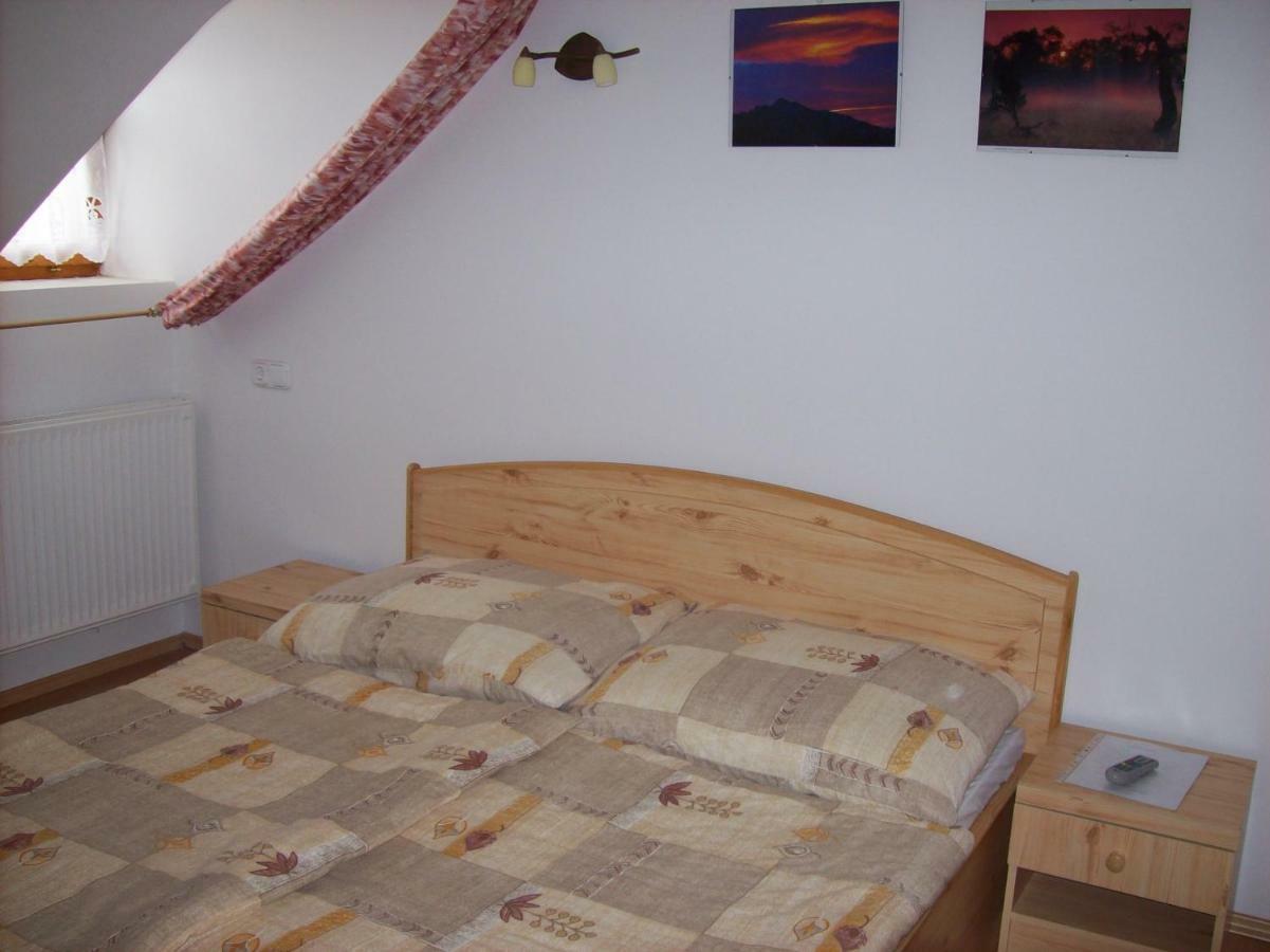Lila Akac Vendeghaz Hotel Dabrony Luaran gambar